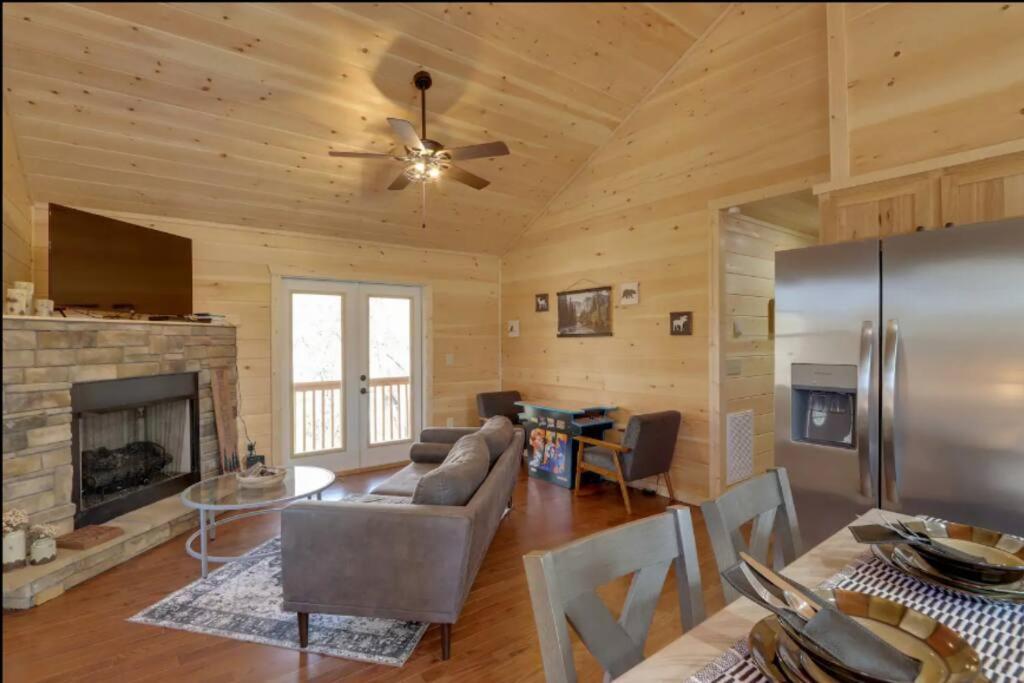 New Serene, Fun & Comfy Cabin- Covered Deck, Grill, Arcade Murphy Exteriör bild