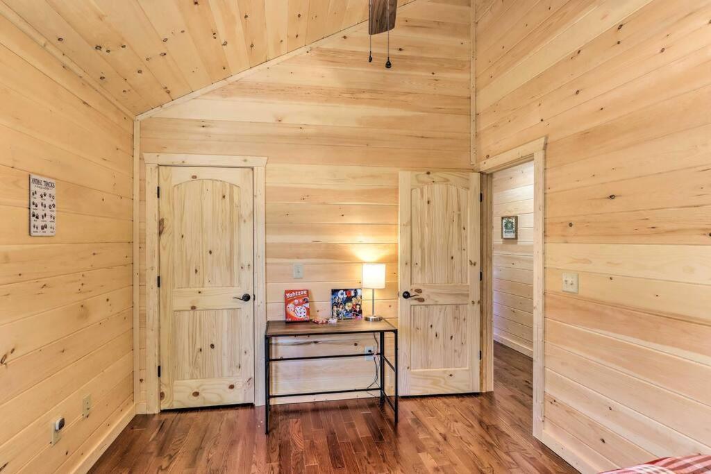 New Serene, Fun & Comfy Cabin- Covered Deck, Grill, Arcade Murphy Exteriör bild