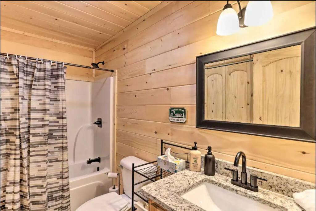 New Serene, Fun & Comfy Cabin- Covered Deck, Grill, Arcade Murphy Exteriör bild