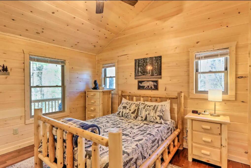 New Serene, Fun & Comfy Cabin- Covered Deck, Grill, Arcade Murphy Exteriör bild