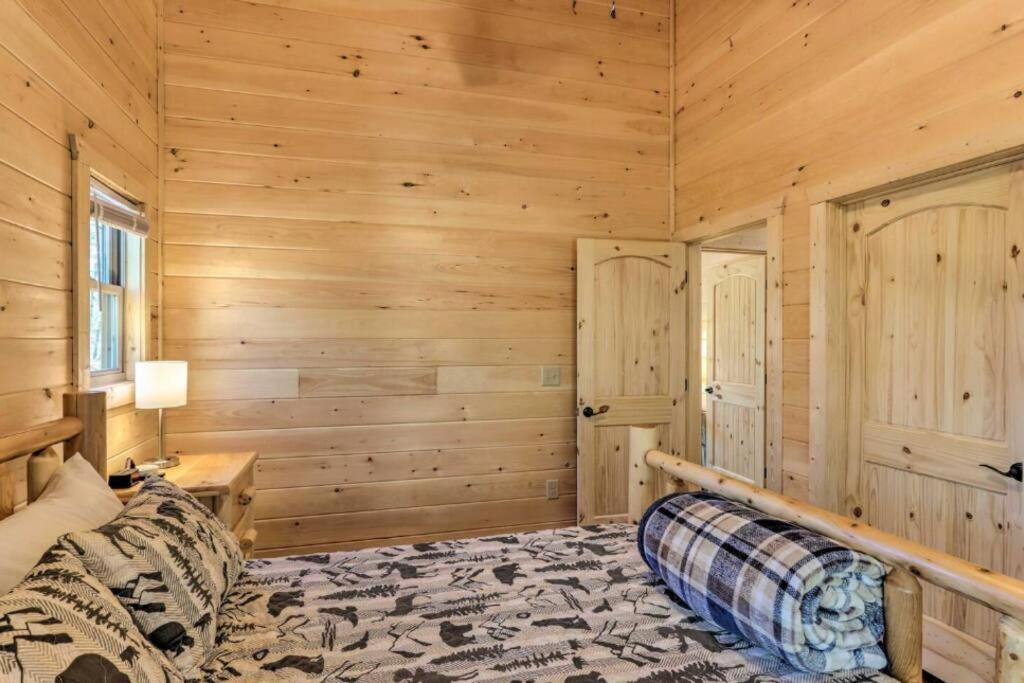 New Serene, Fun & Comfy Cabin- Covered Deck, Grill, Arcade Murphy Exteriör bild